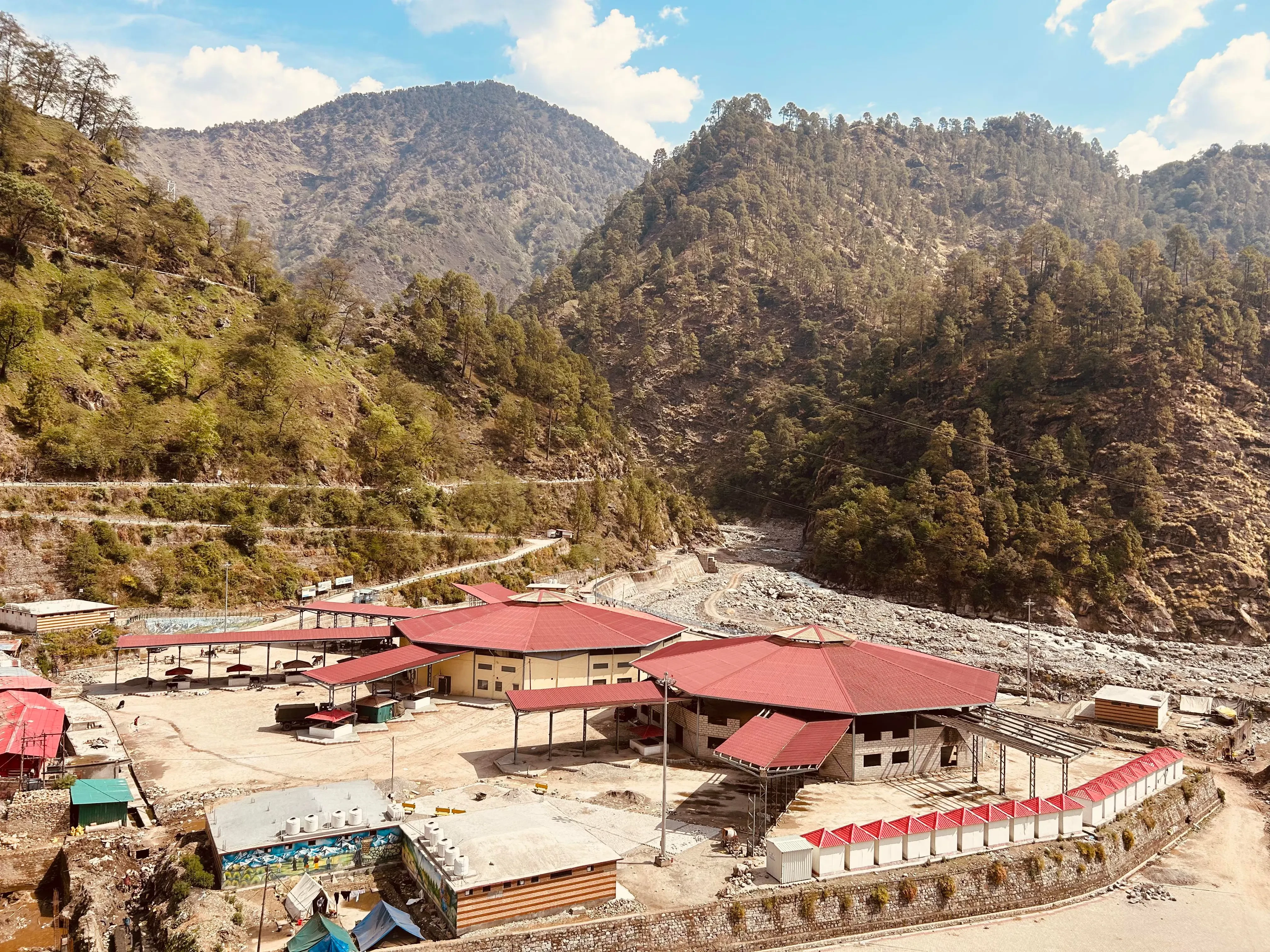 NEW BASERA HOTEL Sitapur [Outdoor View]