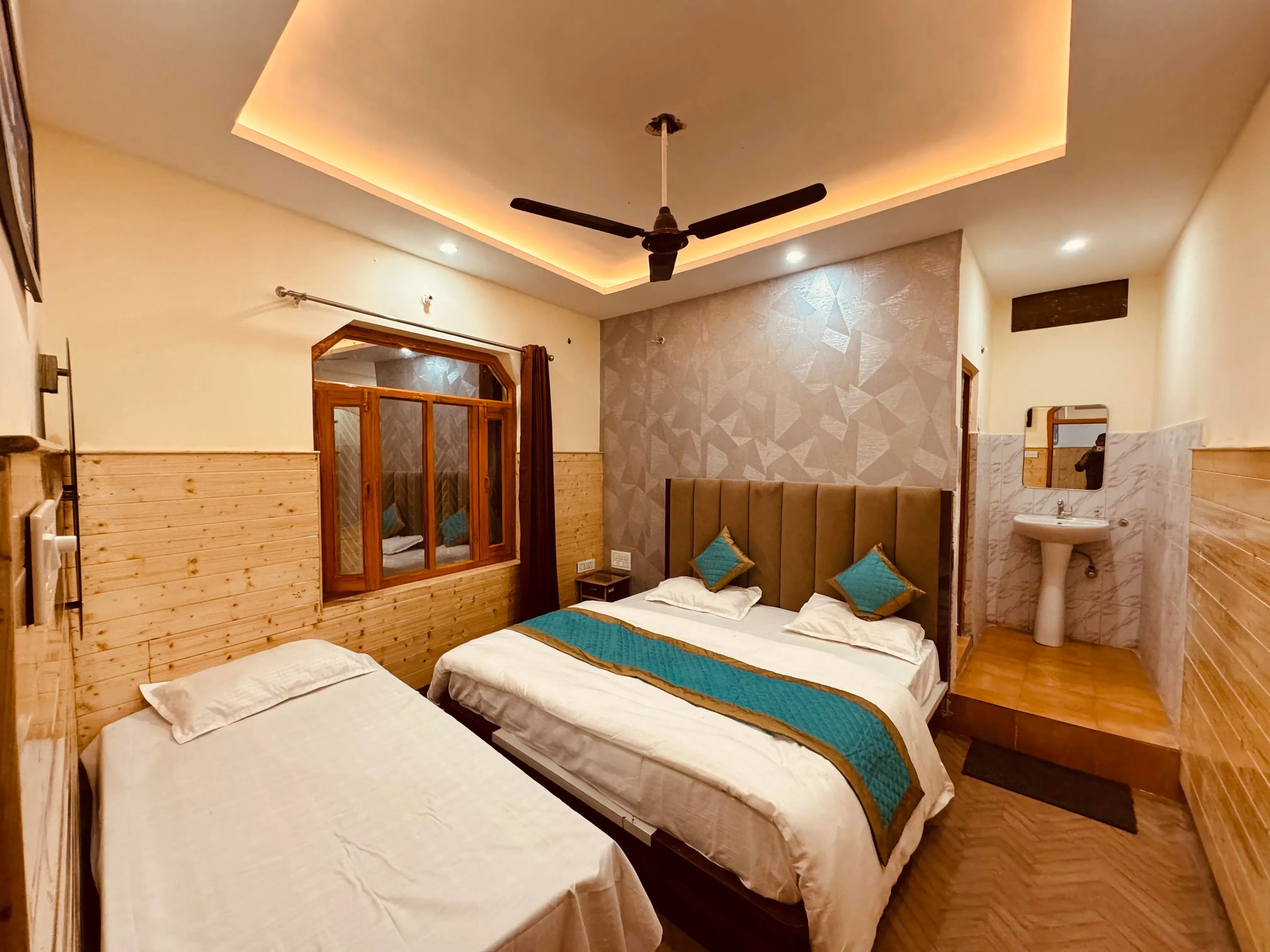NEW BASERA HOTEL Sitapur [Air Conditioning Room]
